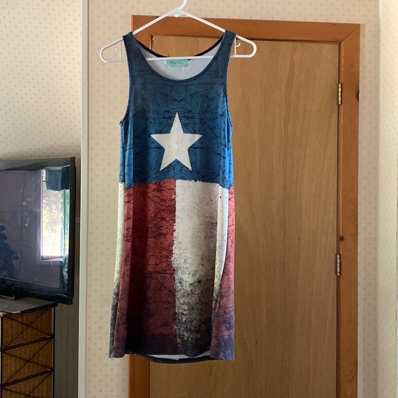 Small dress - Picture 1 of 3